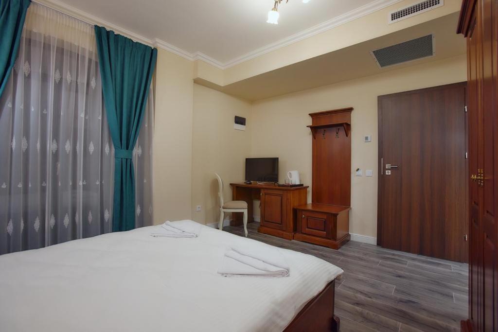 Hotel Imperium Botiz Exterior foto